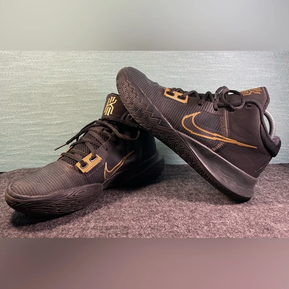 Nike Kyrie Flytrap 4 Black Metallic Gold Sneakers Size 7.5